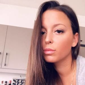 Meet your Posher, Chloé